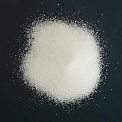 99,9 procenta bílého taveného oxidu hlinitého